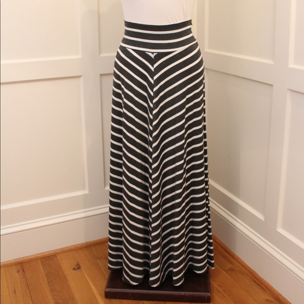 Maxi Grey and White Skirt